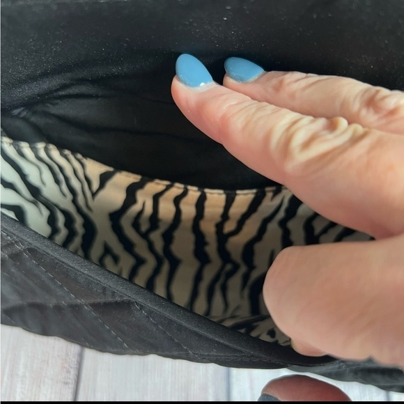 Vera Bradley Black Quilted Shoulder Bag - Picture 8 of 8